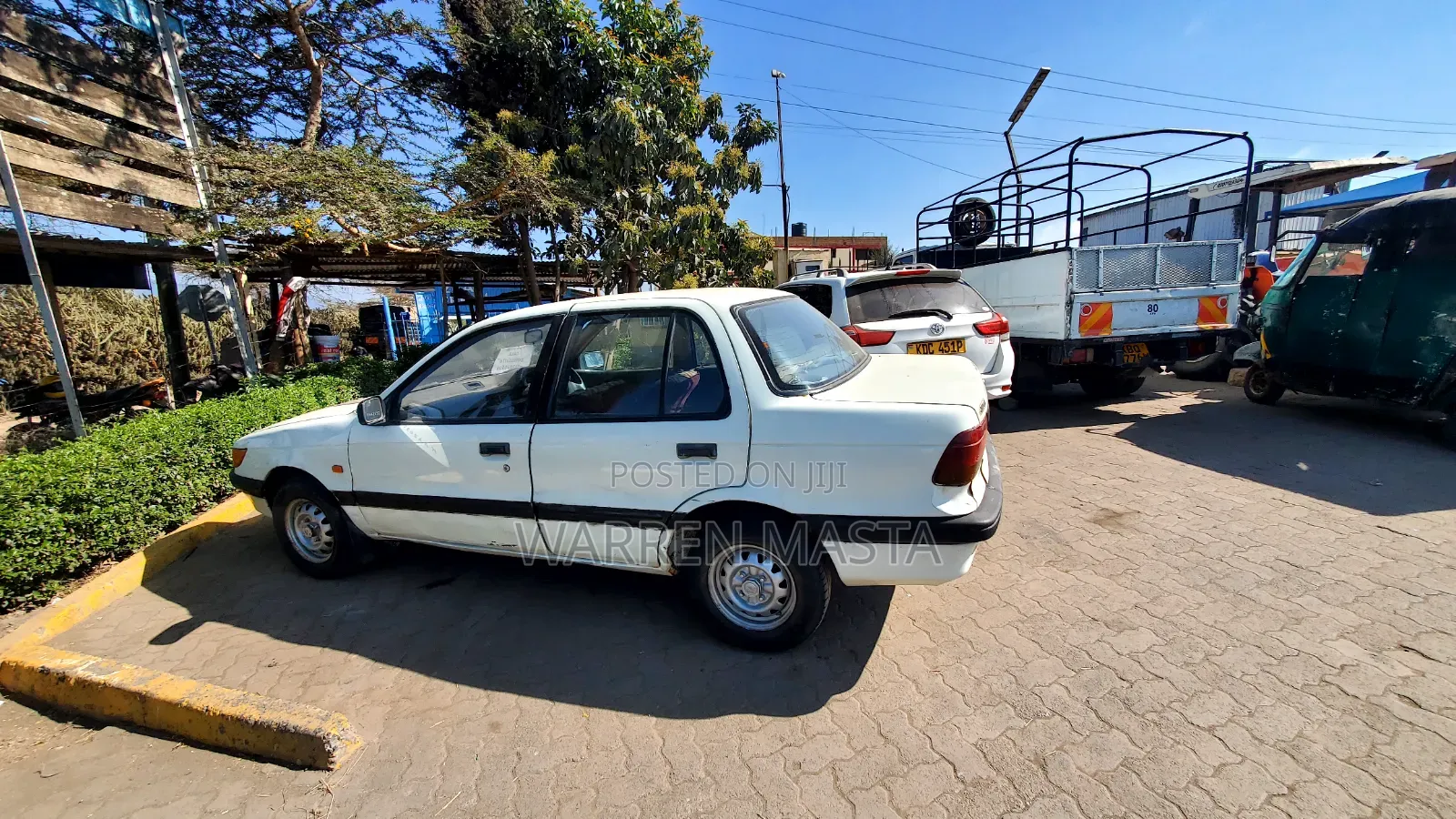 Mitsubishi Lancer 1998 White