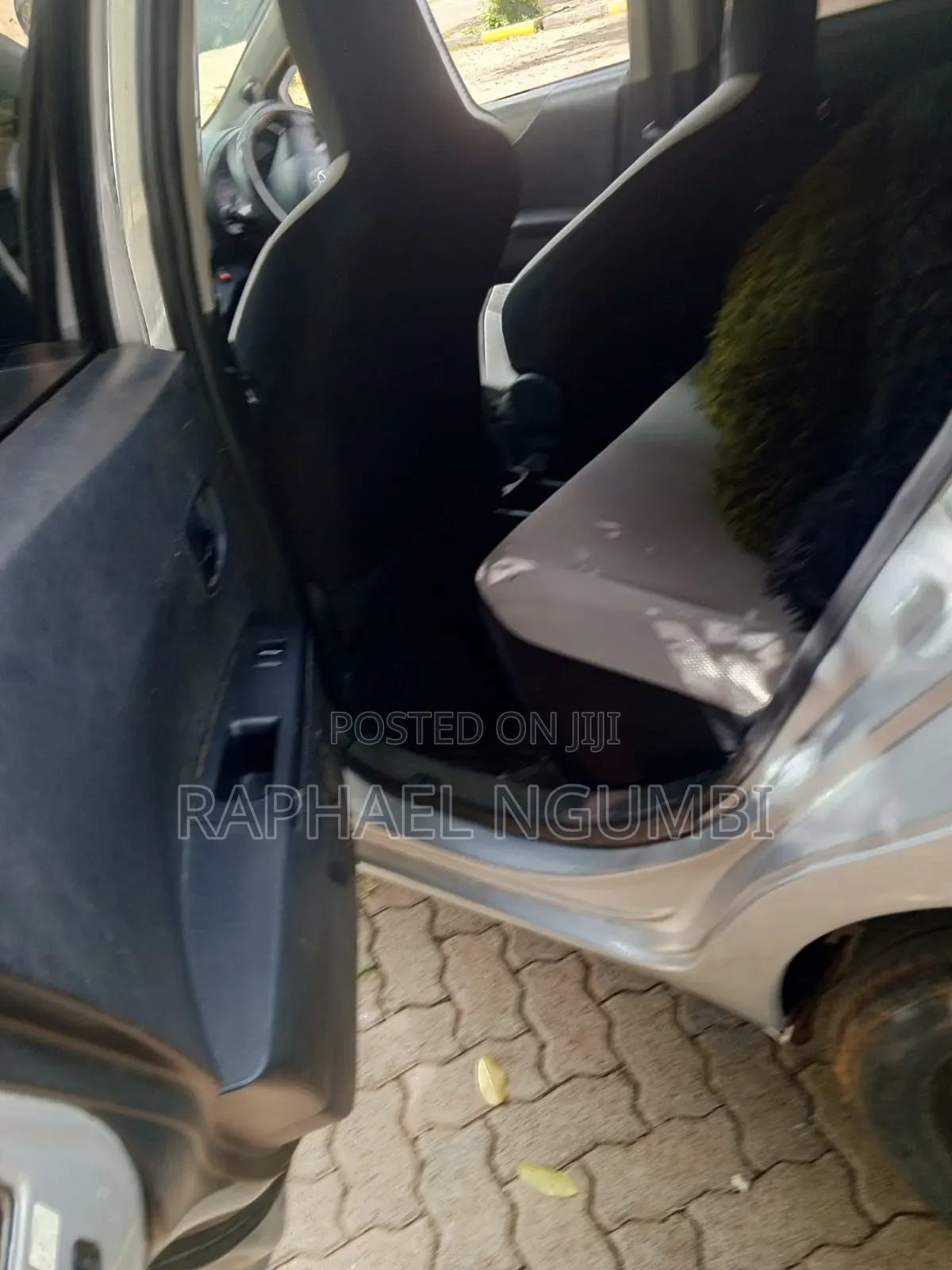 Toyota Vitz 2014 Silver