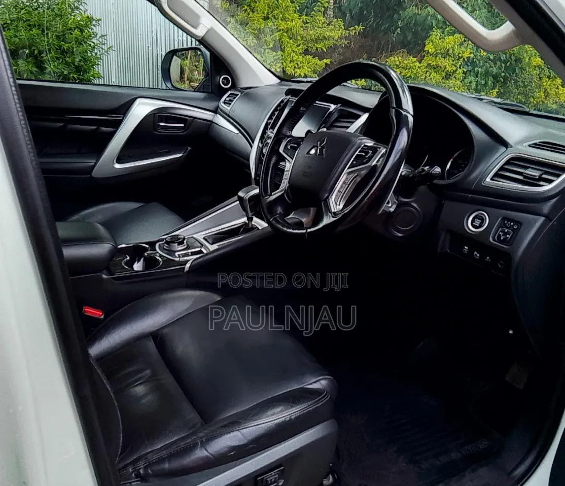Mitsubishi Pajero 2019 White