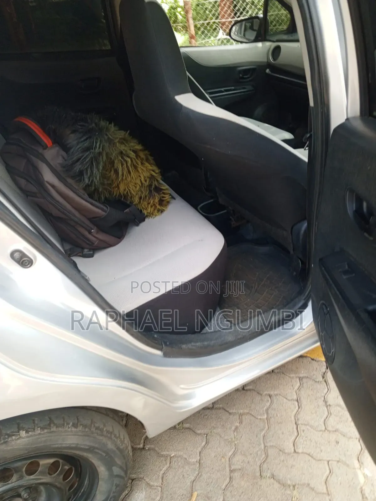 Toyota Vitz 2014 Silver