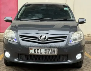 Toyota Auris 2010 Gray