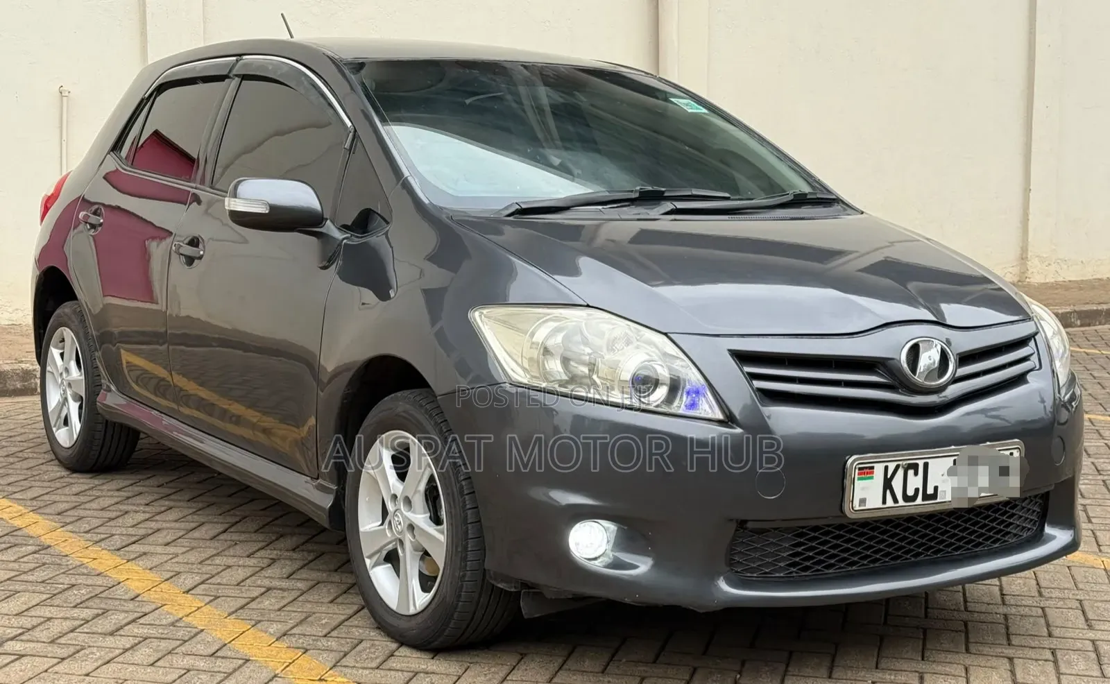 Toyota Auris 2010 Gray