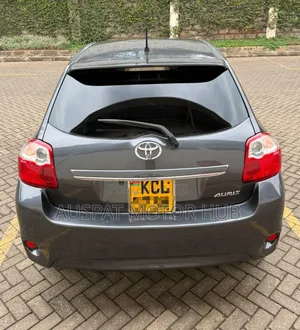 Toyota Auris 2010 Gray