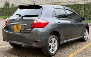 Toyota Auris 2010 Gray