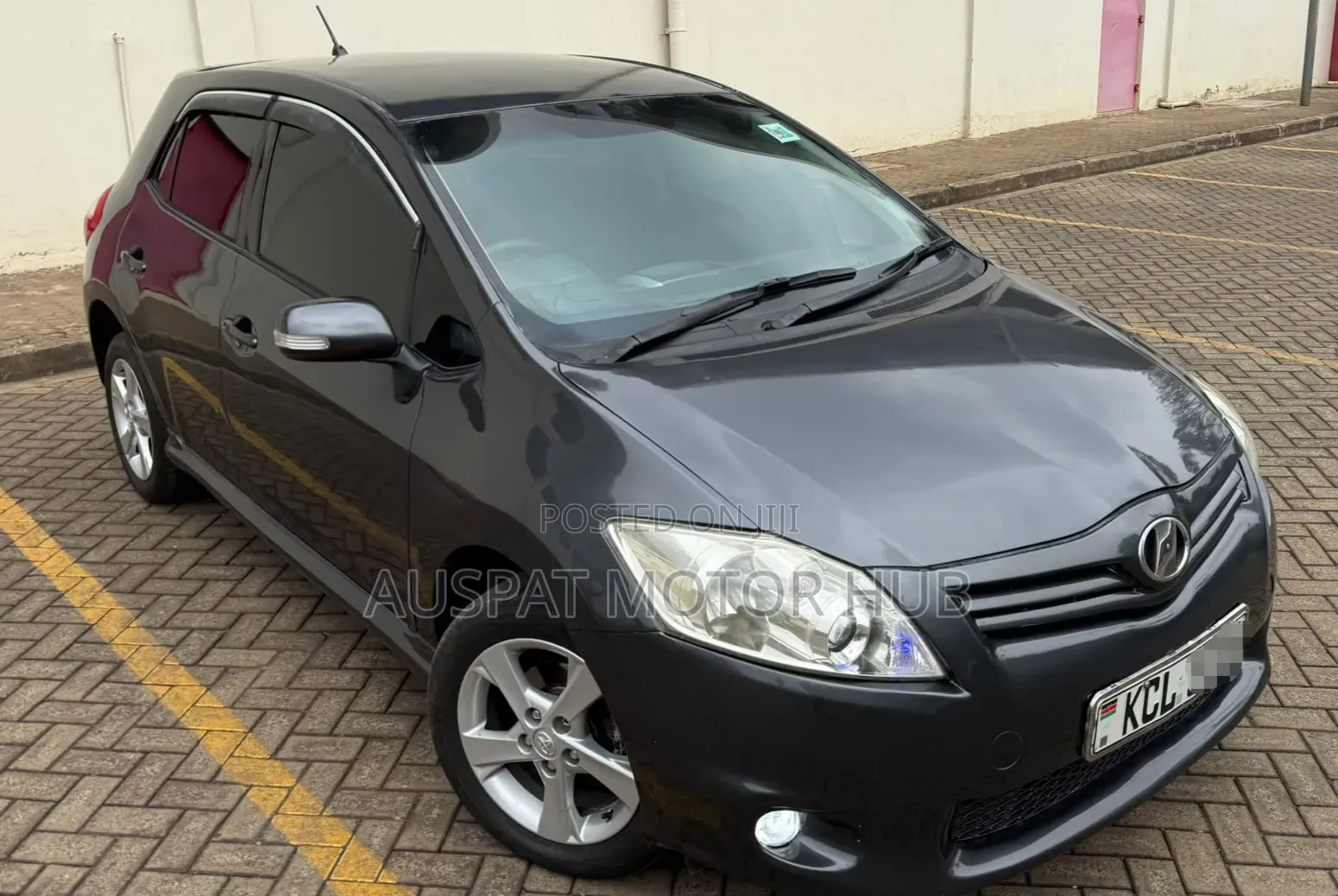 Toyota Auris 2010 Gray