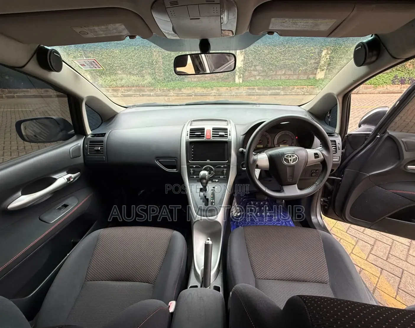 Toyota Auris 2010 Gray
