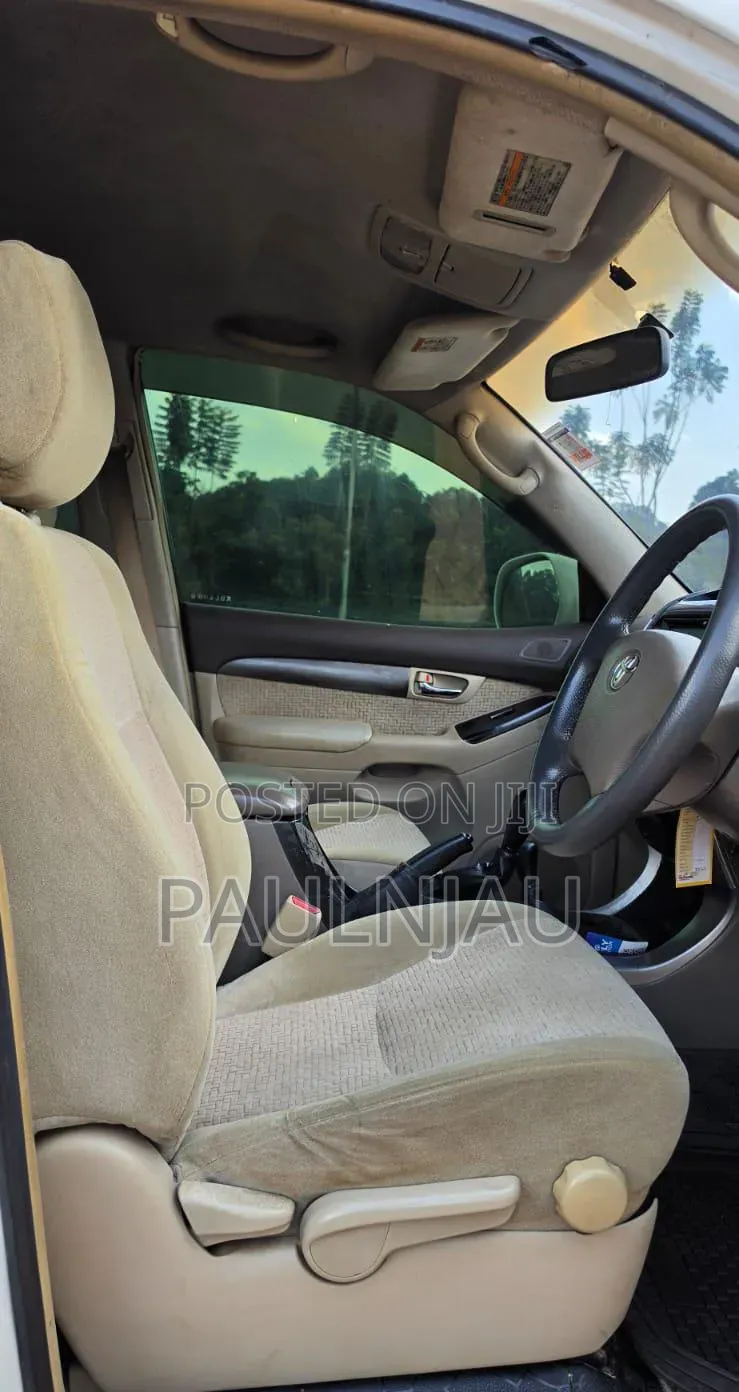 Toyota Land Cruiser Prado 2004 White