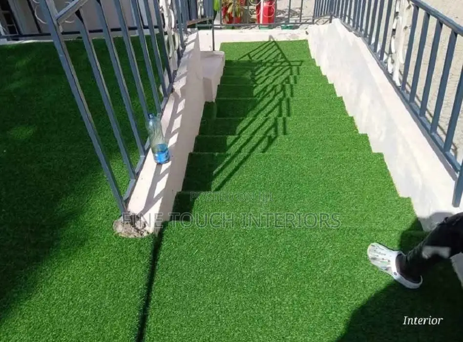 Fresh Green Look Grass Carpet