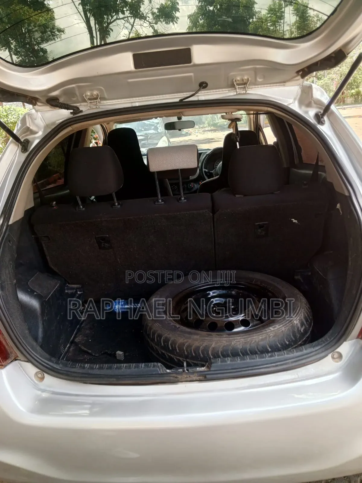 Toyota Vitz 2014 Silver