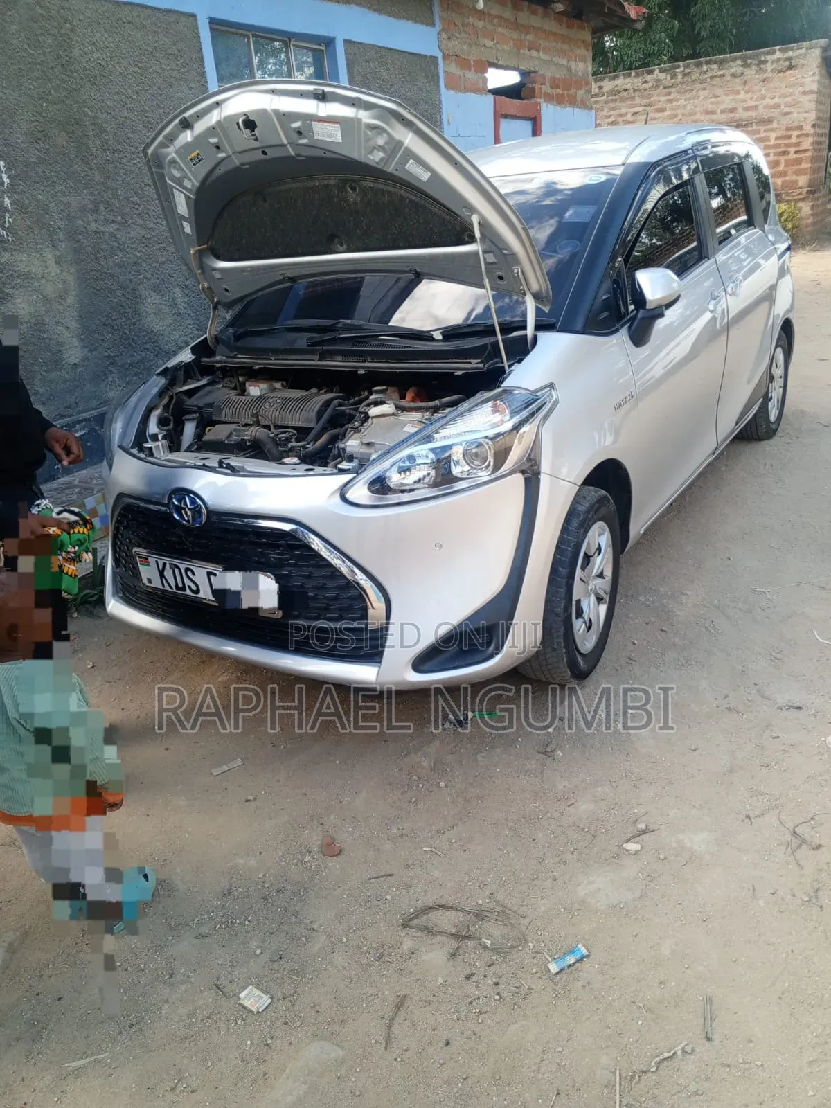 Toyota Sienta 2019 Silver