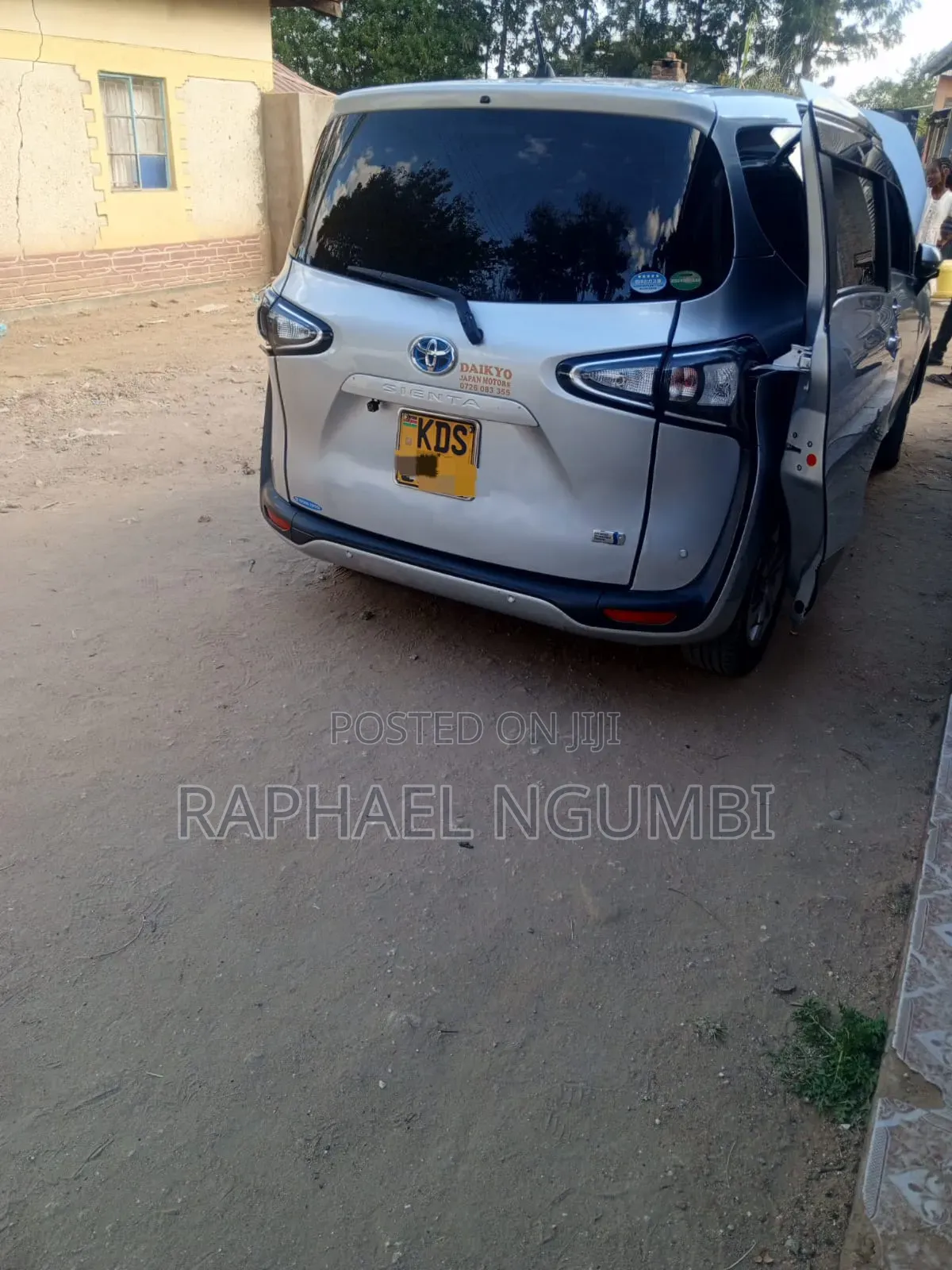 Toyota Sienta 2019 Silver
