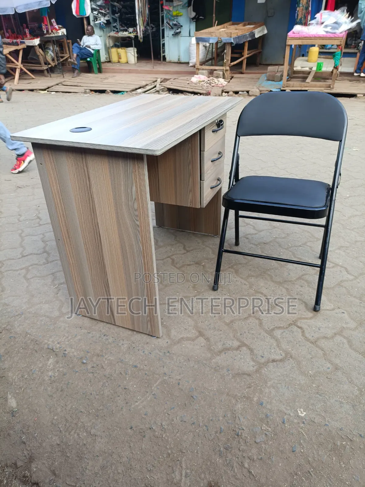 0.9 MTR Office Desk and Foldable Chair
