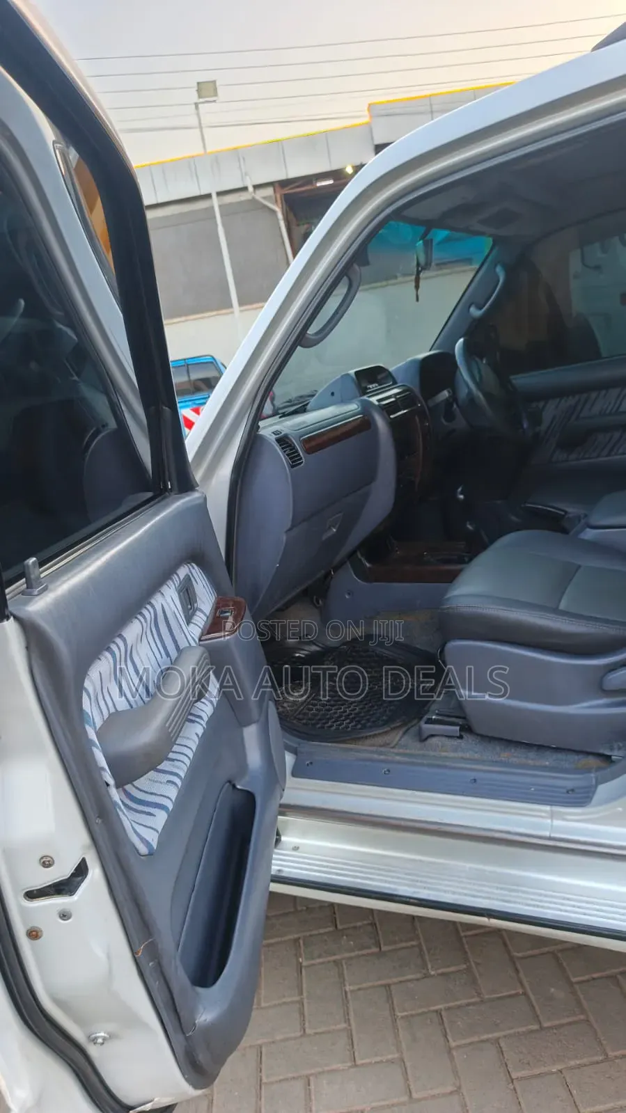 Toyota Land Cruiser 1999 Silver