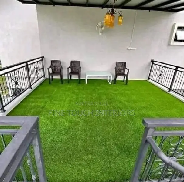 Artificial Grass Carpet for Indoor Meetings