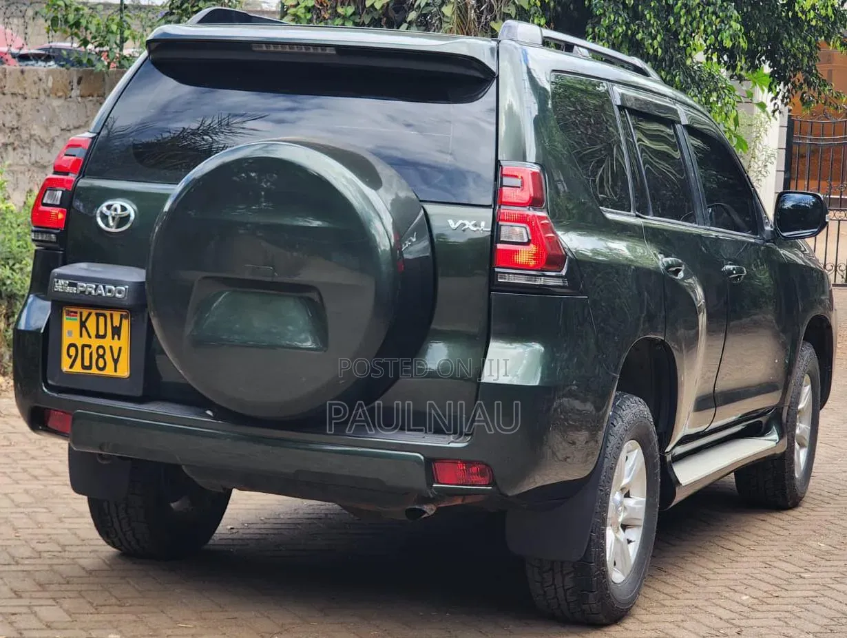 Toyota Land Cruiser Prado 2014