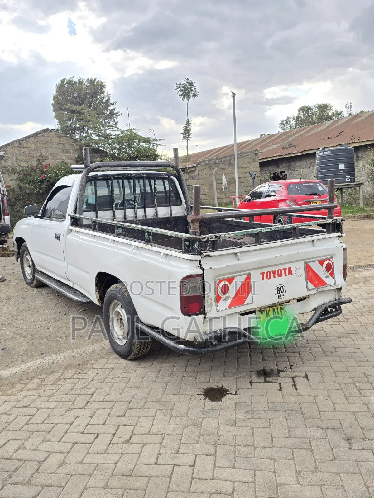 Toyota Hilux 2000 White