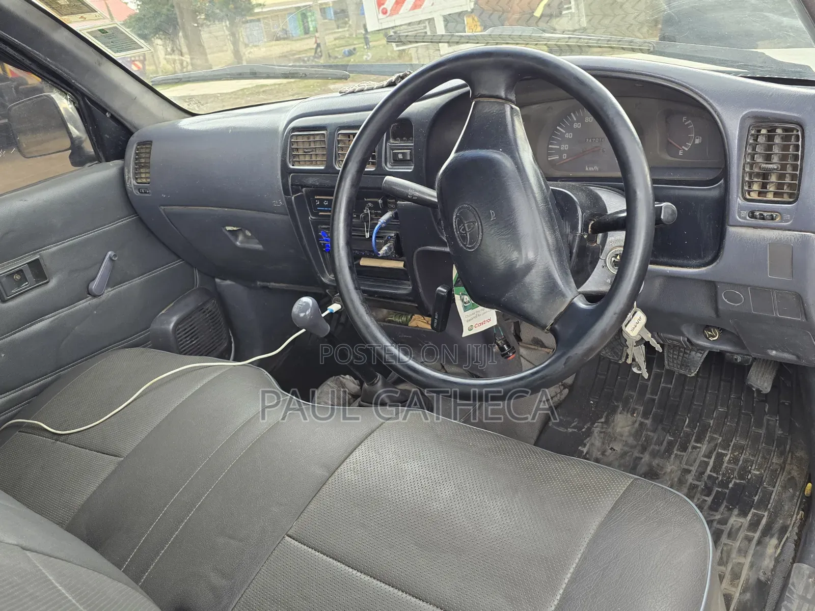 Toyota Hilux 2000 White