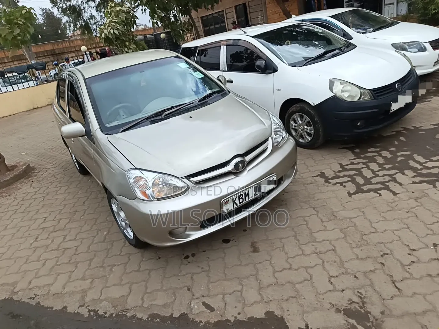 Toyota Platz 2004 Silver