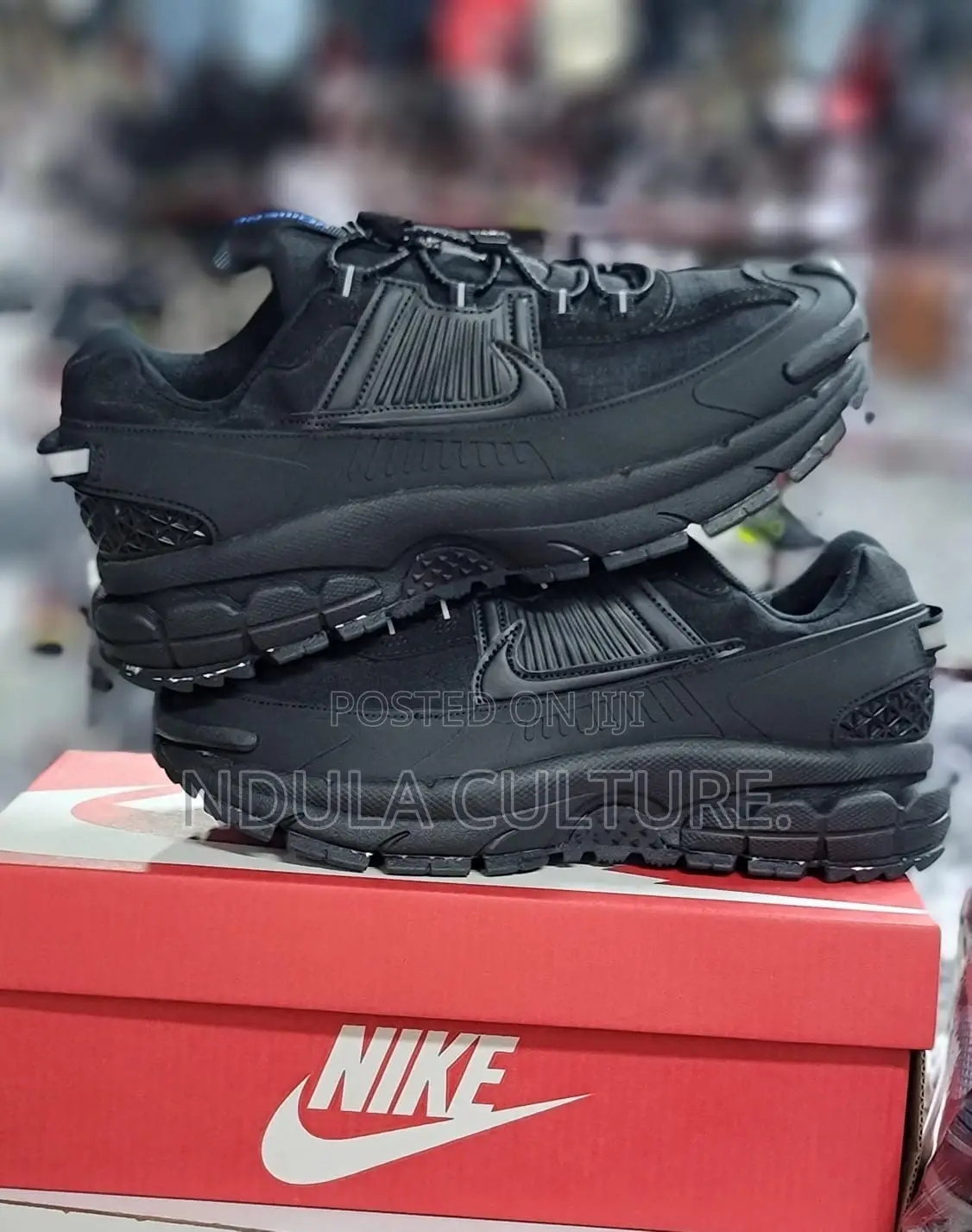 Nike Zoom Vomero Roam Sneakers