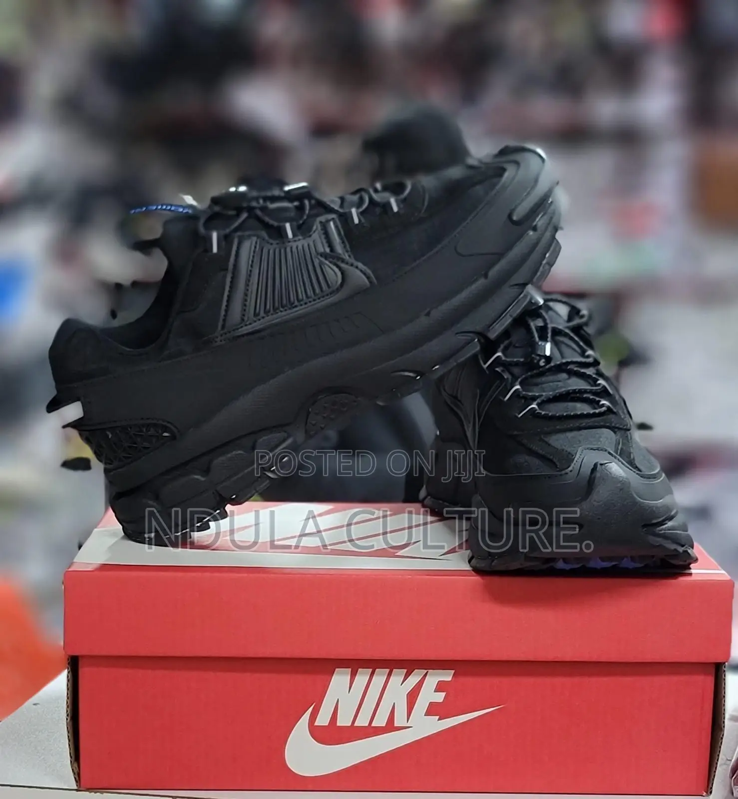 Nike Zoom Vomero Roam Sneakers