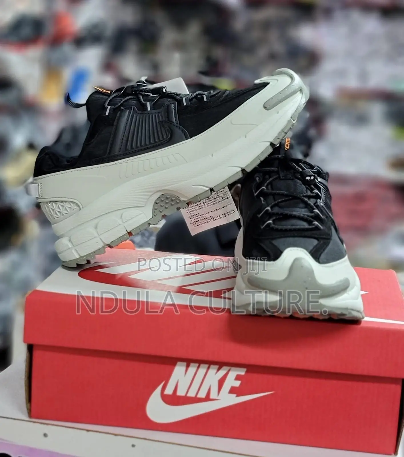Nike Zoom Vomero Roam Sneakers