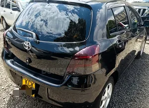 Toyota Vitz 2010 Black