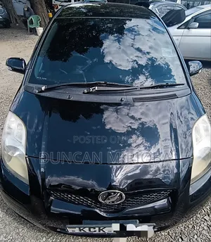 Toyota Vitz 2010 Black