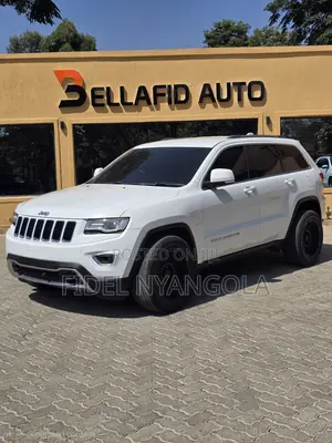 Jeep Grand Cherokee Laredo 4dr SUV 4WD (3.6L 6cyl 8A) 2015 White