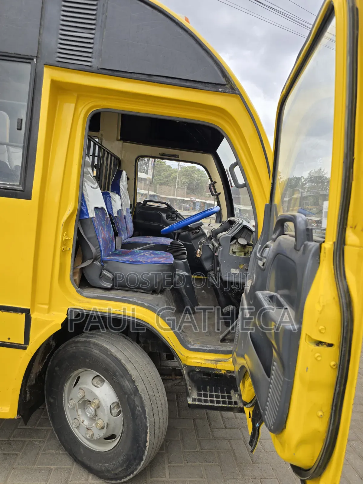 Isuzu NQR 2017 Yellow