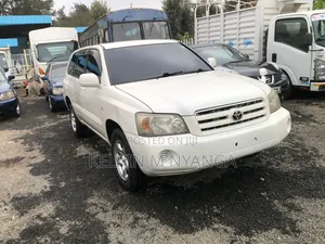 Toyota Kluger 2003 White