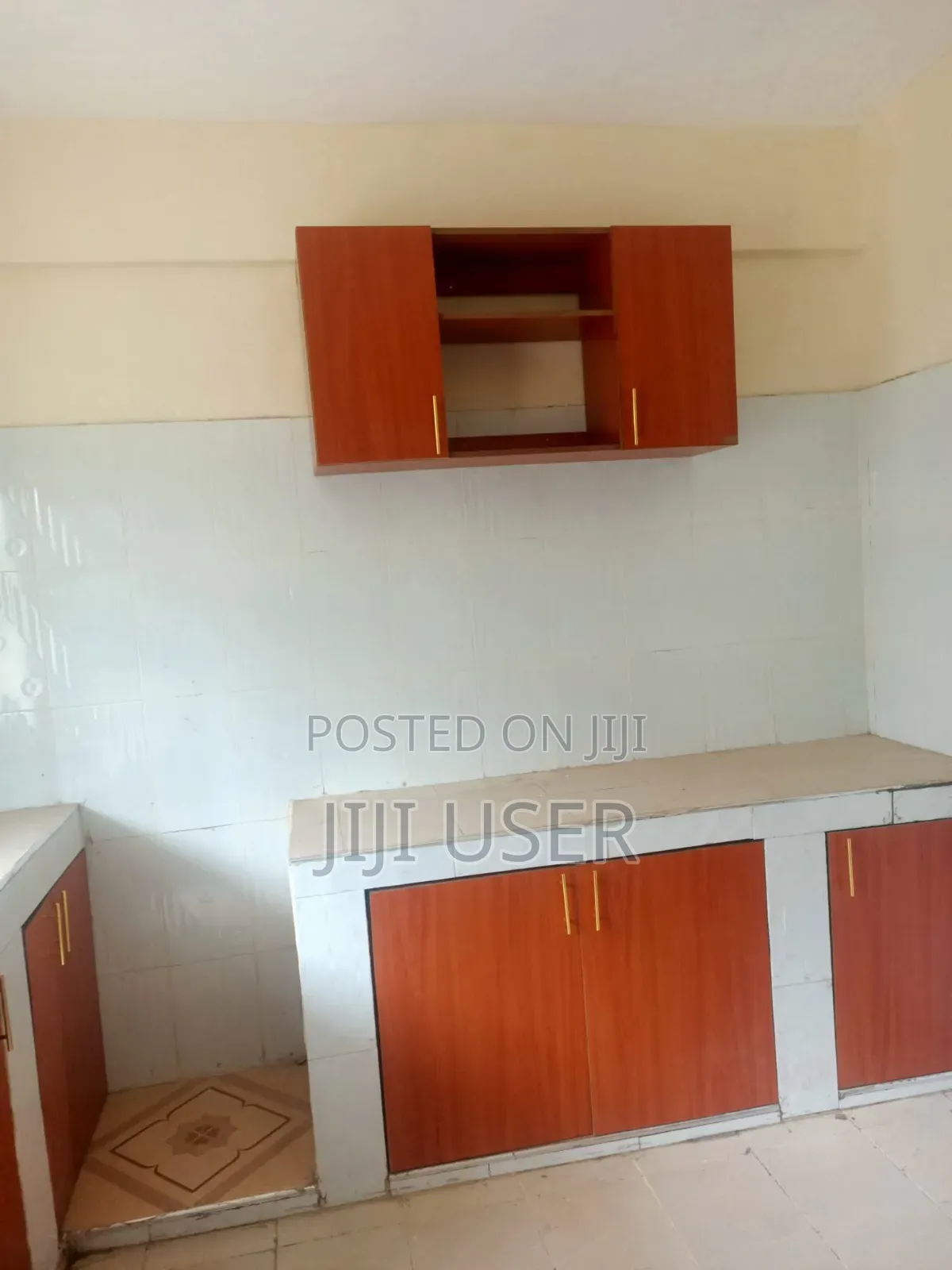 Two Bedroom to Let, Sichirai