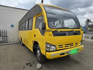 Isuzu NQR 2019 Yellow