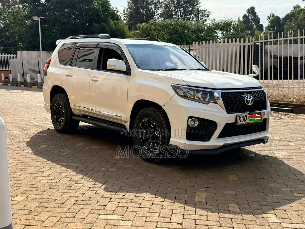 Toyota Land Cruiser Prado 2014 White