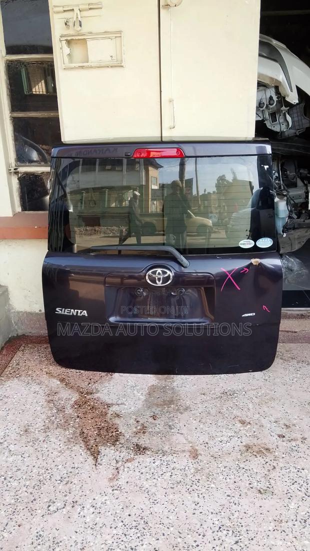 Sienta Ncp85 Boot/Rear Gate
