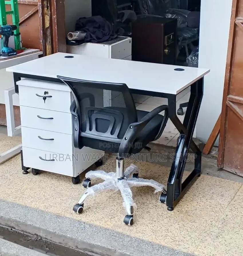 Complete Office Furniture's Set