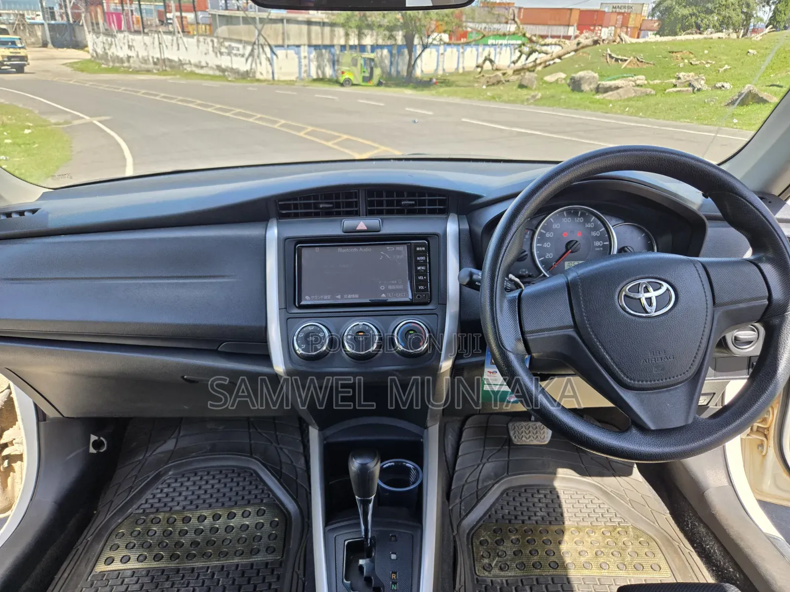 Toyota Corolla Fielder 1.5 Petrol FWD 2017 Pearl