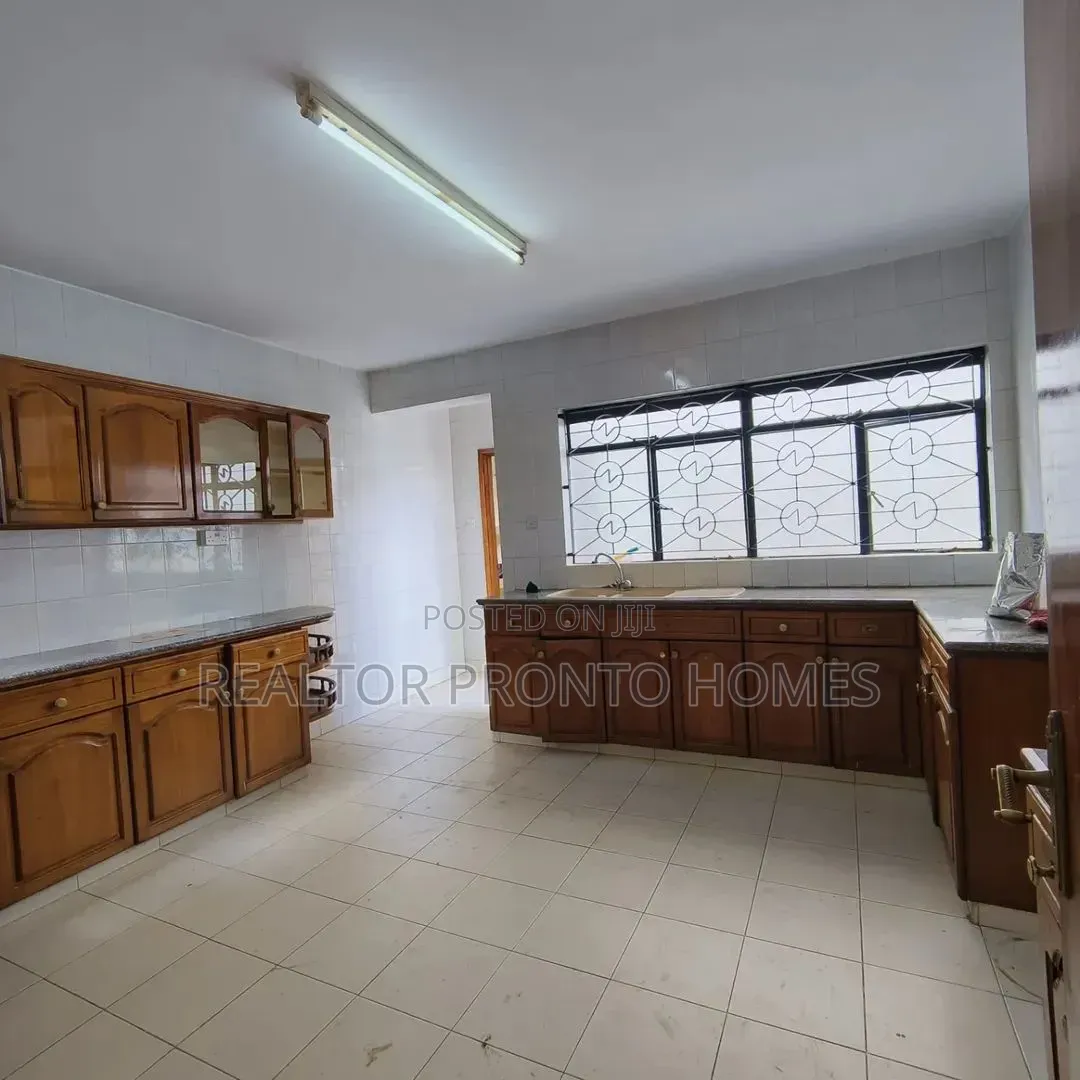 4bdrm Townhouse / Terrace in Lavington, Valley Arcade for rent