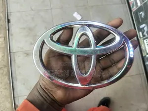 Toyota Grille Logo (16*11 Cm)