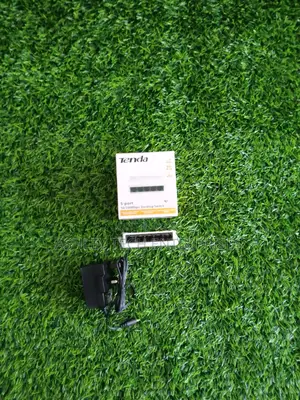 PowerMax Tenda 5-Port LAN Switch – Stable Connectivity