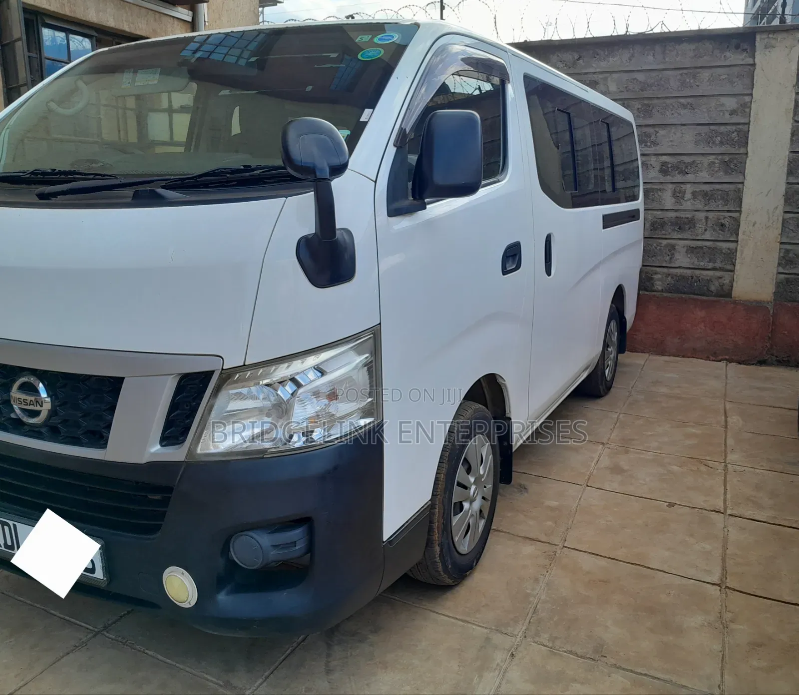 Nissan Caravan (Urvan) 2015 White