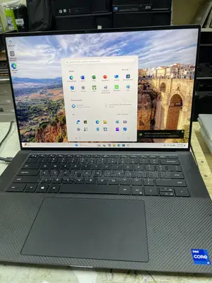 Laptop Dell Precision 5560 16GB Intel Core i7 SSD 512GB