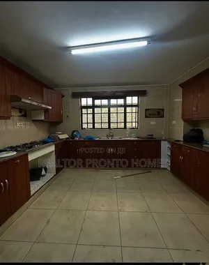 4bdrm Townhouse / Terrace in Lavington, Valley Arcade for rent