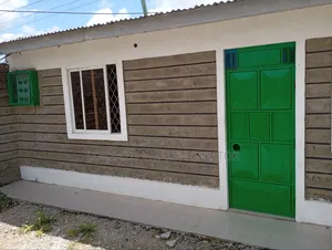 1 Bedroom House for Let in Private Compound
