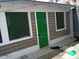 1 Bedroom House for Let in Private Compound