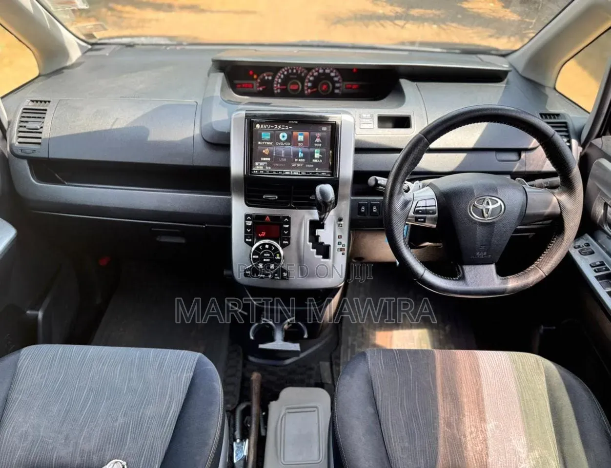 Toyota Voxy 2013 Maroon