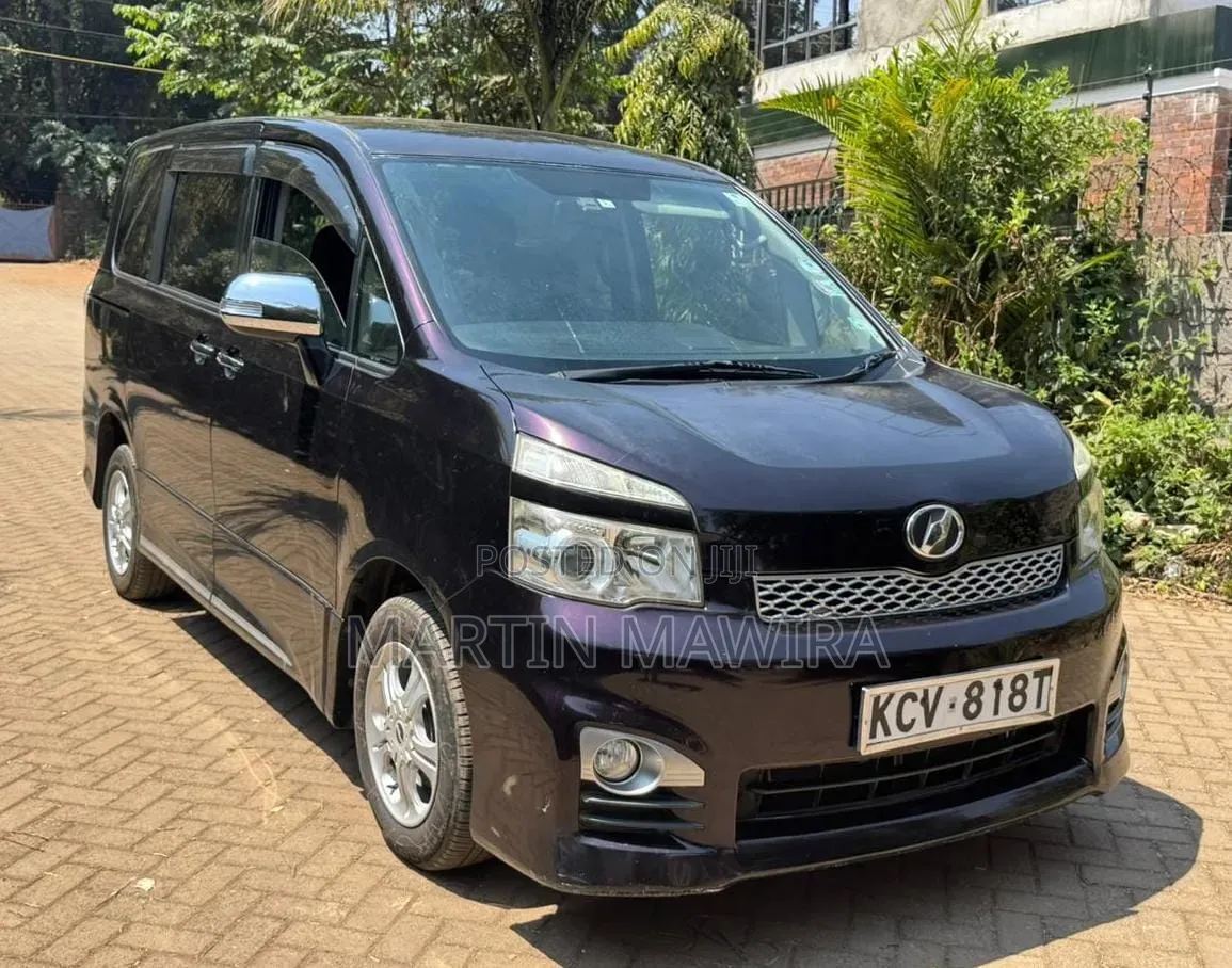 Toyota Voxy 2013 Maroon