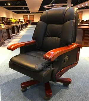 Office Chair : Luxury Solid Wood Frame Swivel Leather Chair