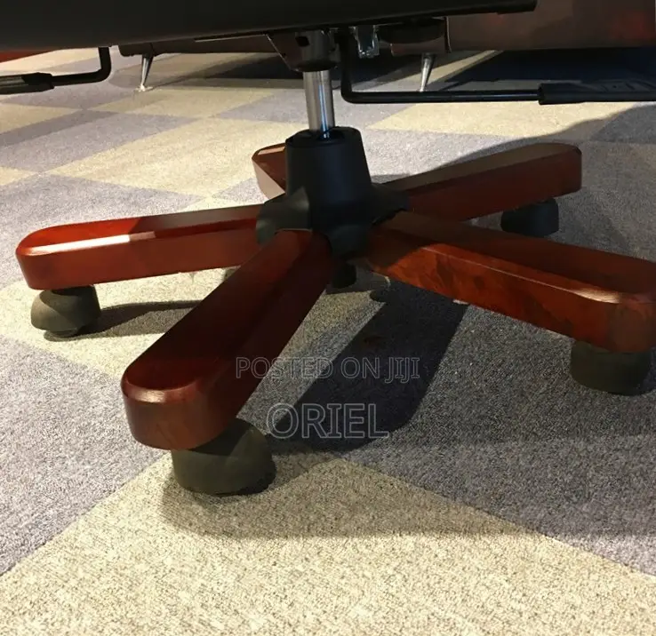 Office Chair : Luxury Solid Wood Frame Swivel Leather Chair