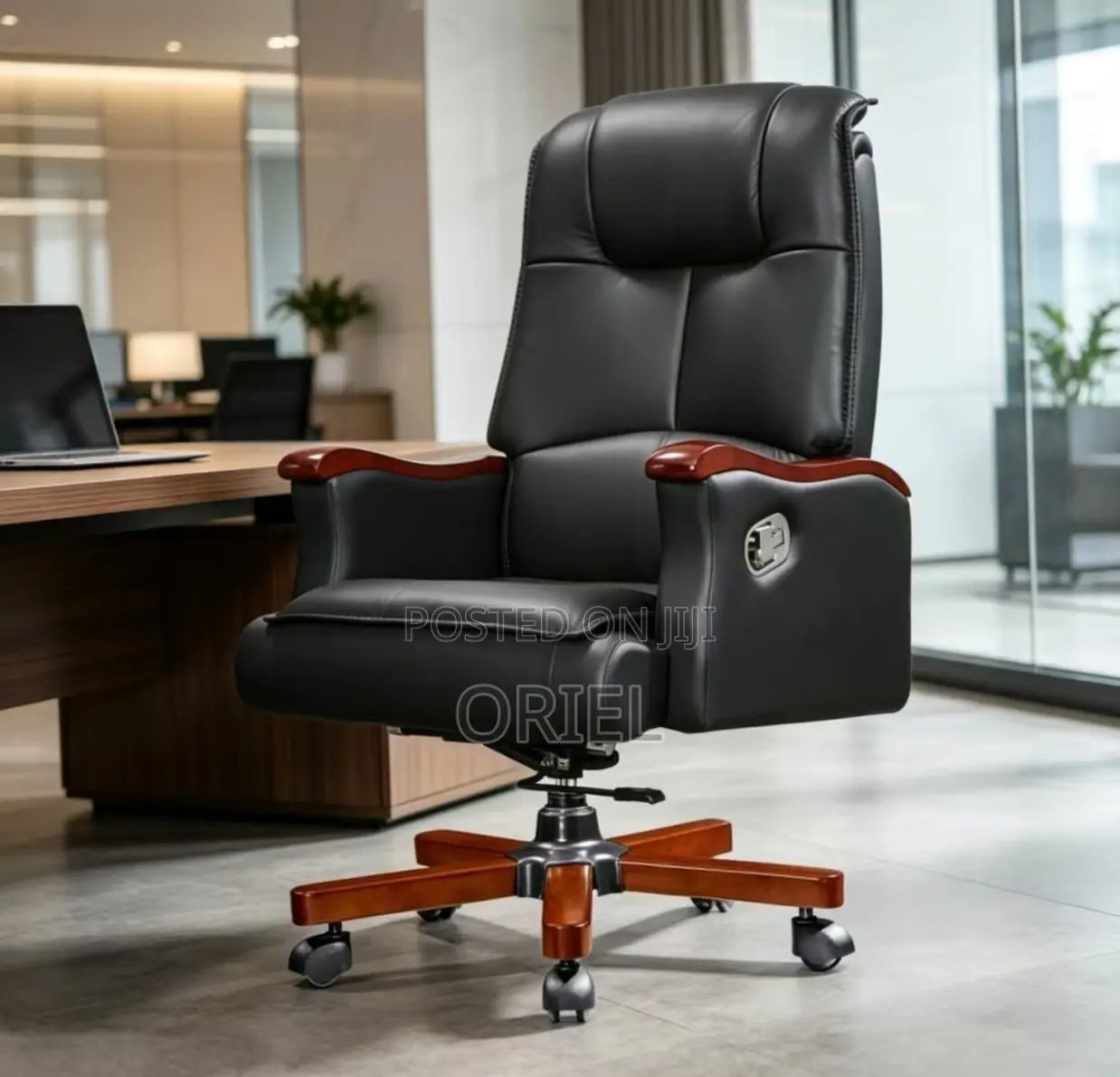 Office Chair : Luxury Solid Wood Frame Swivel Leather Chair
