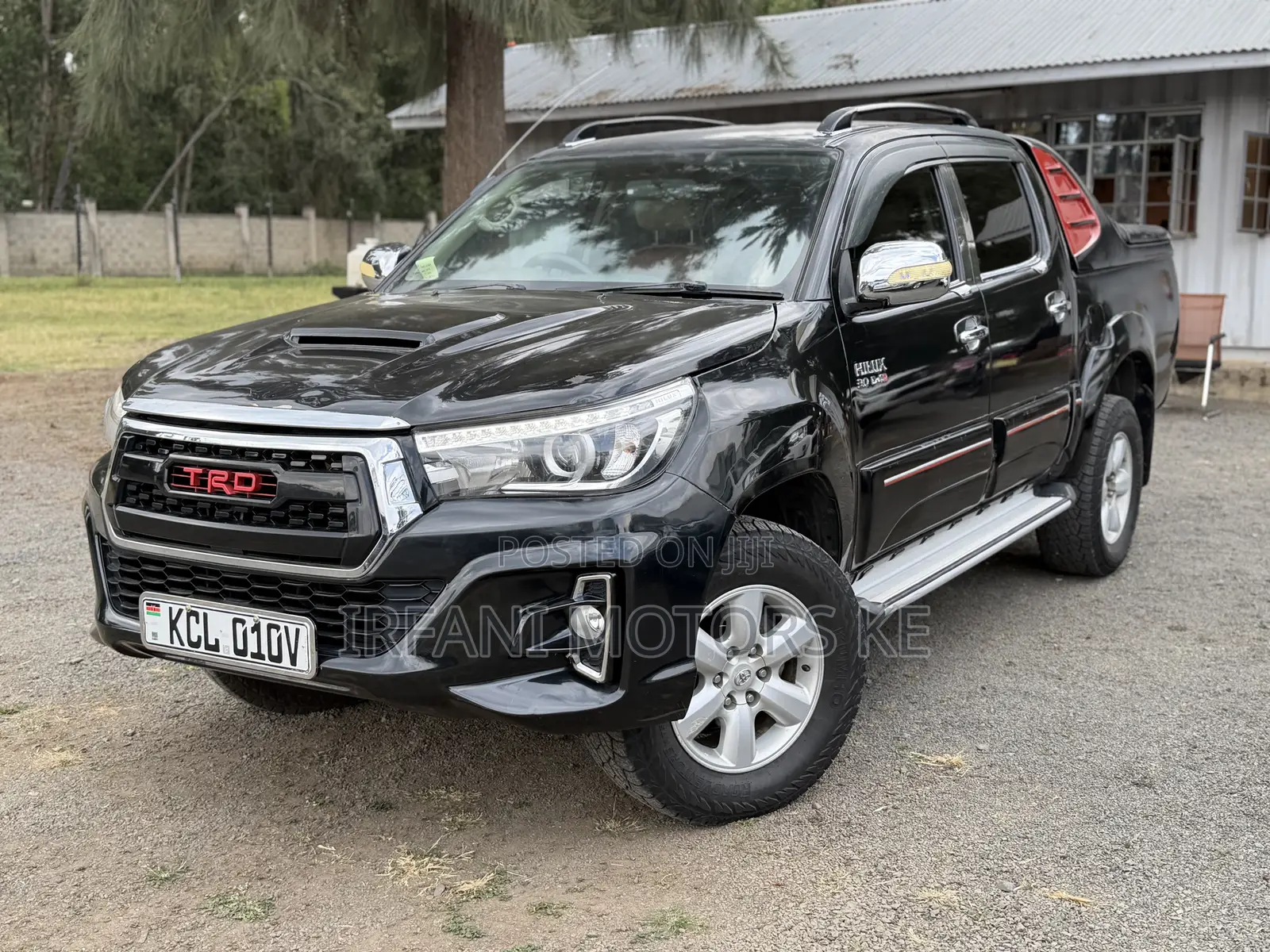 Toyota Hilux 2010 Black
